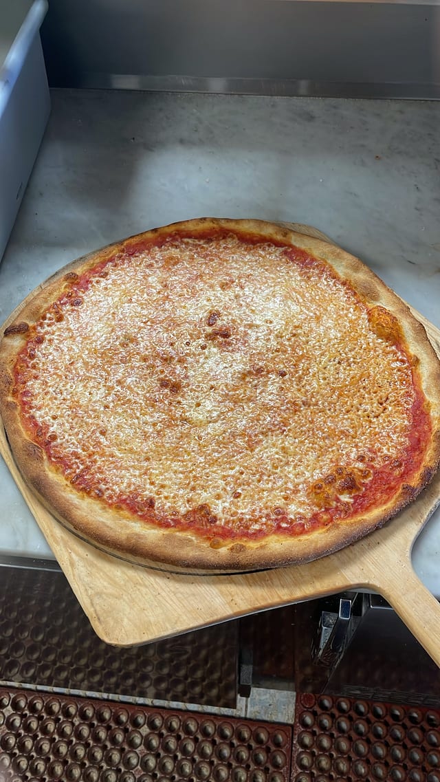 Regular Cheese Pizza.